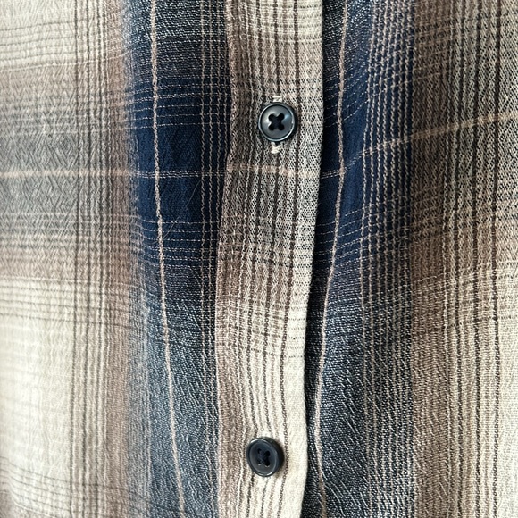 Lucky Brand Plaid Button Front Blouse w Patch Pockets, Navy Taupe White - Picture 3 of 8